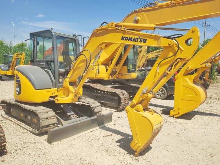 KOMATSU PC40 - Mini-ekskavators: foto 1 KOMATSU PC40 - Mini-ekskavators: foto 1