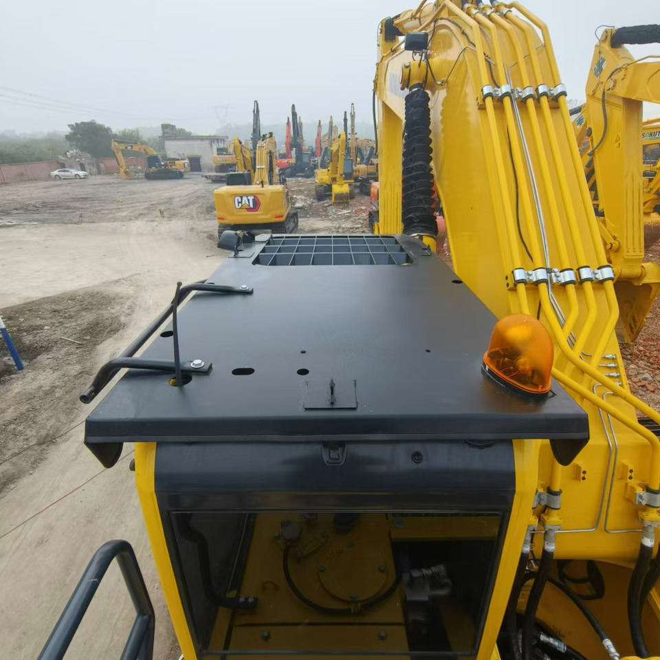 Kāpurķēžu ekskavators KOMATSU PC450: foto 9