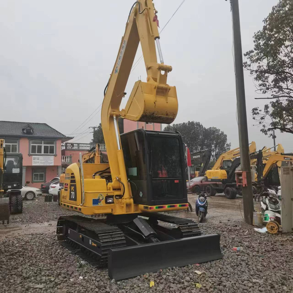 KOMATSU PC70 - Mini-ekskavators: foto 1 KOMATSU PC70 - Mini-ekskavators: foto 1