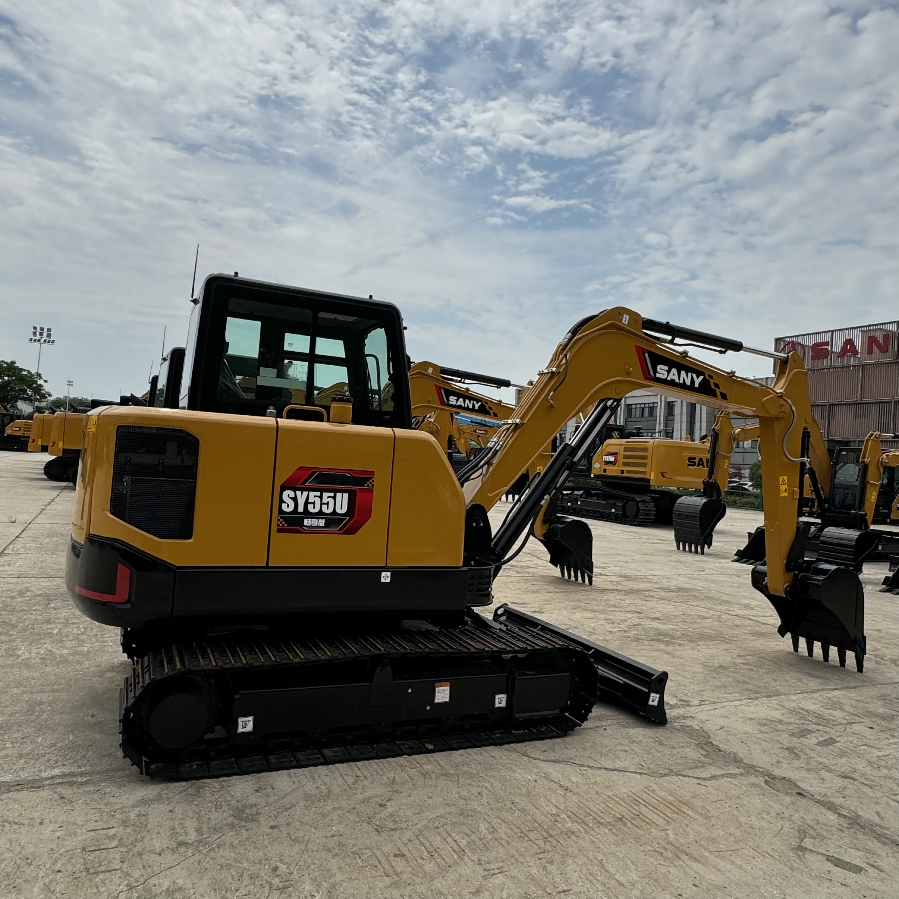 SANY SY55 - Kāpurķēžu ekskavators: foto 3 SANY SY55 - Kāpurķēžu ekskavators: foto 3