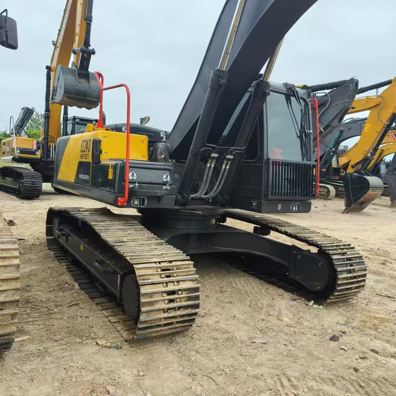 VOLVO EC240 - Kāpurķēžu ekskavators: foto 4 VOLVO EC240 - Kāpurķēžu ekskavators: foto 4