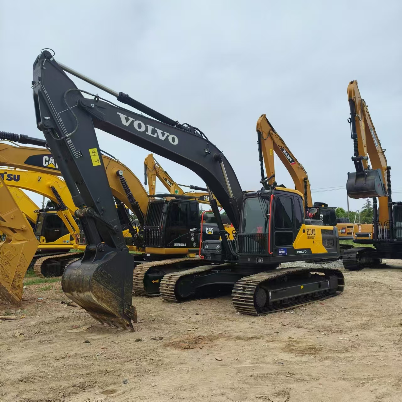 VOLVO EC240 - Kāpurķēžu ekskavators: foto 1 VOLVO EC240 - Kāpurķēžu ekskavators: foto 1