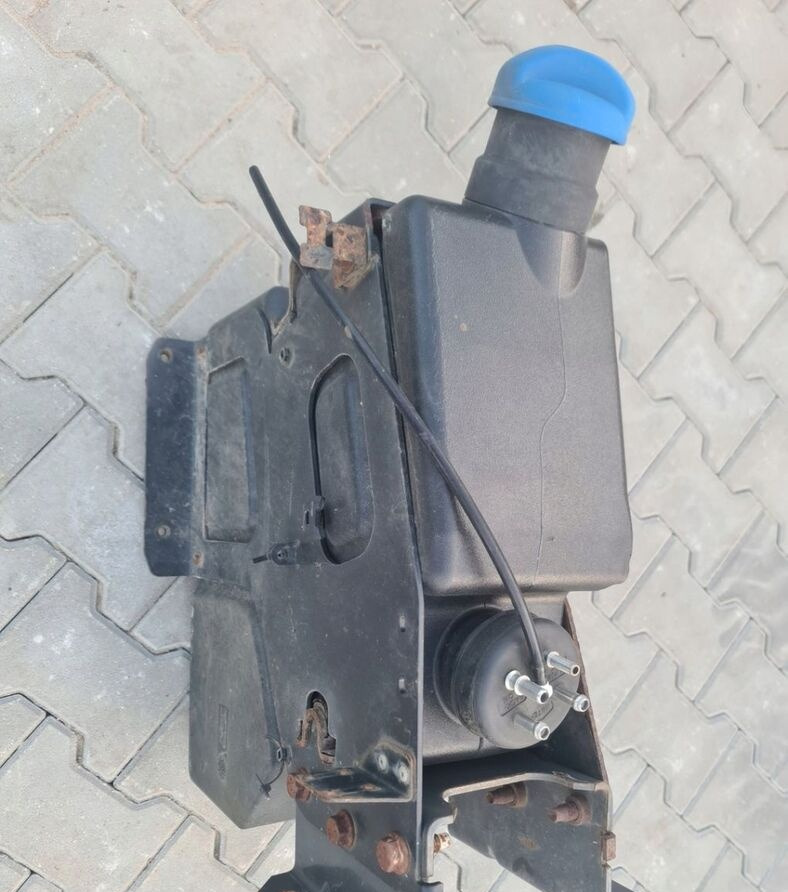 207667733 Volvo FL FE - AdBlue tvertne - Kravas automašīna: foto 1 207667733 Volvo FL FE - AdBlue tvertne - Kravas automašīna: foto 1