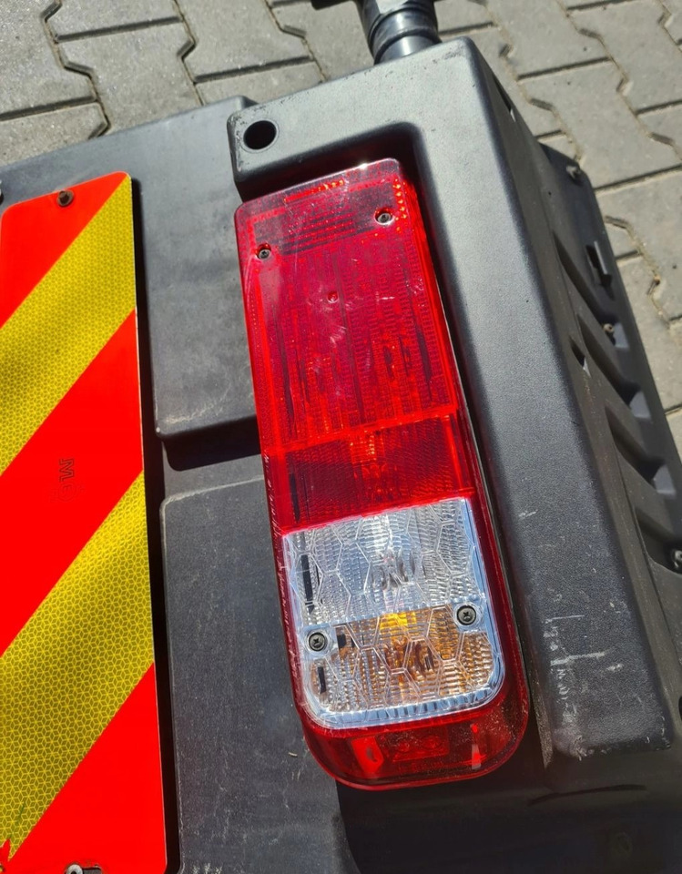 BŁOTNIK KOMPLETNY PRAWY TYŁ LAMPA CHLAPACZ MOCOWANIE FORD F-MAX CARGO - Spārns: foto 5 BŁOTNIK KOMPLETNY PRAWY TYŁ LAMPA CHLAPACZ MOCOWANIE FORD F-MAX CARGO - Spārns: foto 5