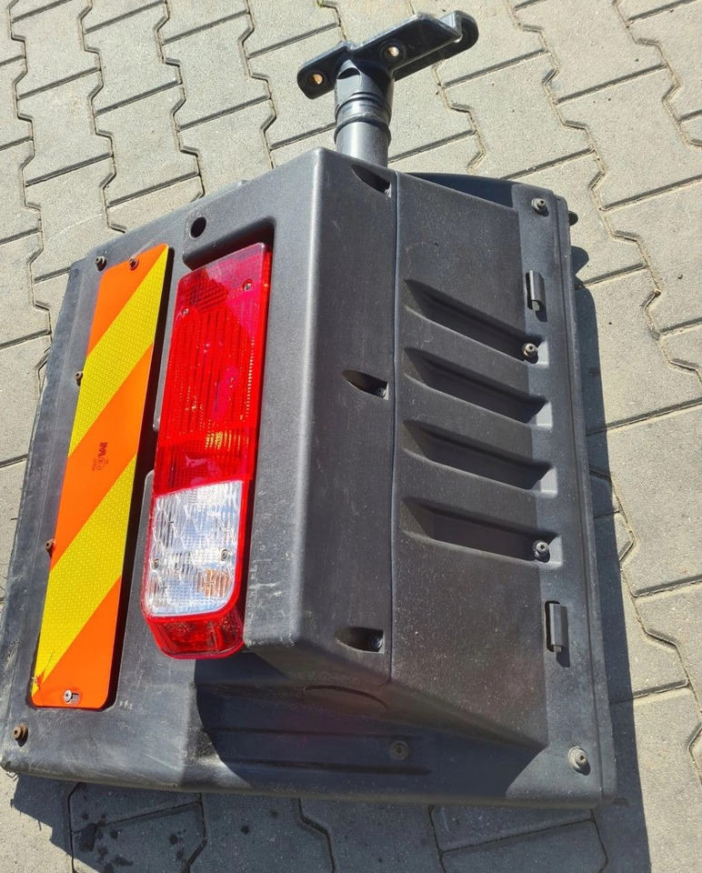BŁOTNIK KOMPLETNY PRAWY TYŁ LAMPA CHLAPACZ MOCOWANIE FORD F-MAX CARGO - Spārns: foto 4 BŁOTNIK KOMPLETNY PRAWY TYŁ LAMPA CHLAPACZ MOCOWANIE FORD F-MAX CARGO - Spārns: foto 4