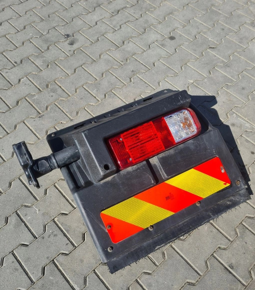 BŁOTNIK KOMPLETNY PRAWY TYŁ LAMPA CHLAPACZ MOCOWANIE FORD F-MAX CARGO - Spārns: foto 3 BŁOTNIK KOMPLETNY PRAWY TYŁ LAMPA CHLAPACZ MOCOWANIE FORD F-MAX CARGO - Spārns: foto 3