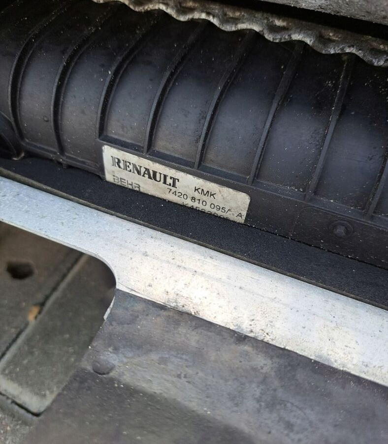 Behr KOMPLET CHŁODNICA VOLVO FE RENAULT PREMIUM DXI 7 - Radiators - Kravas automašīna: foto 5 Behr KOMPLET CHŁODNICA VOLVO FE RENAULT PREMIUM DXI 7 - Radiators - Kravas automašīna: foto 5