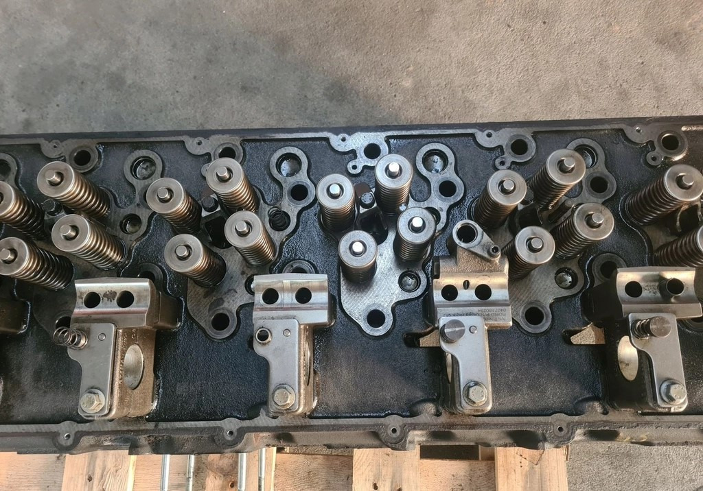 FORD GŁOWICA SILNIKA FORD F-MAX 500 TRUCKS EURO 6 - Motora galva - Kravas automašīna: foto 3 FORD GŁOWICA SILNIKA FORD F-MAX 500 TRUCKS EURO 6 - Motora galva - Kravas automašīna: foto 3