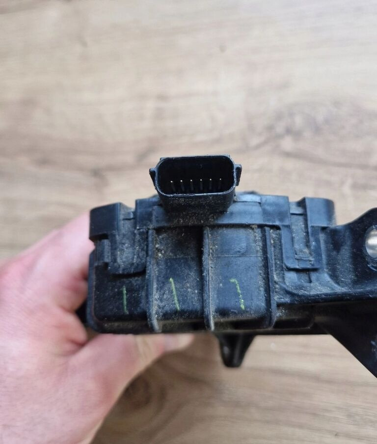 FORD PEDAŁ GAZU POTENCJOMETR FORD F-MAX CARGO EURO 6 - Pedālis - Kravas automašīna: foto 2 FORD PEDAŁ GAZU POTENCJOMETR FORD F-MAX CARGO EURO 6 - Pedālis - Kravas automašīna: foto 2