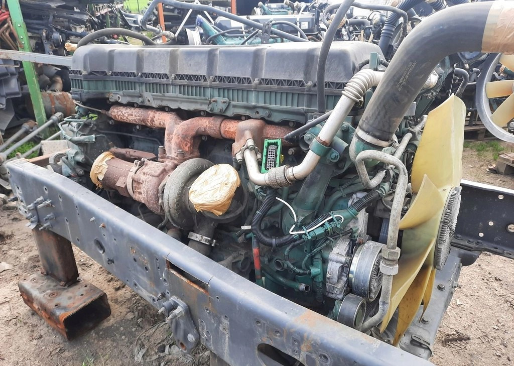 KOMPLETNY VOLVO FH 4 D13K 460 EURO 6 - Dzinējs: foto 2 KOMPLETNY VOLVO FH 4 D13K 460 EURO 6 - Dzinējs: foto 2