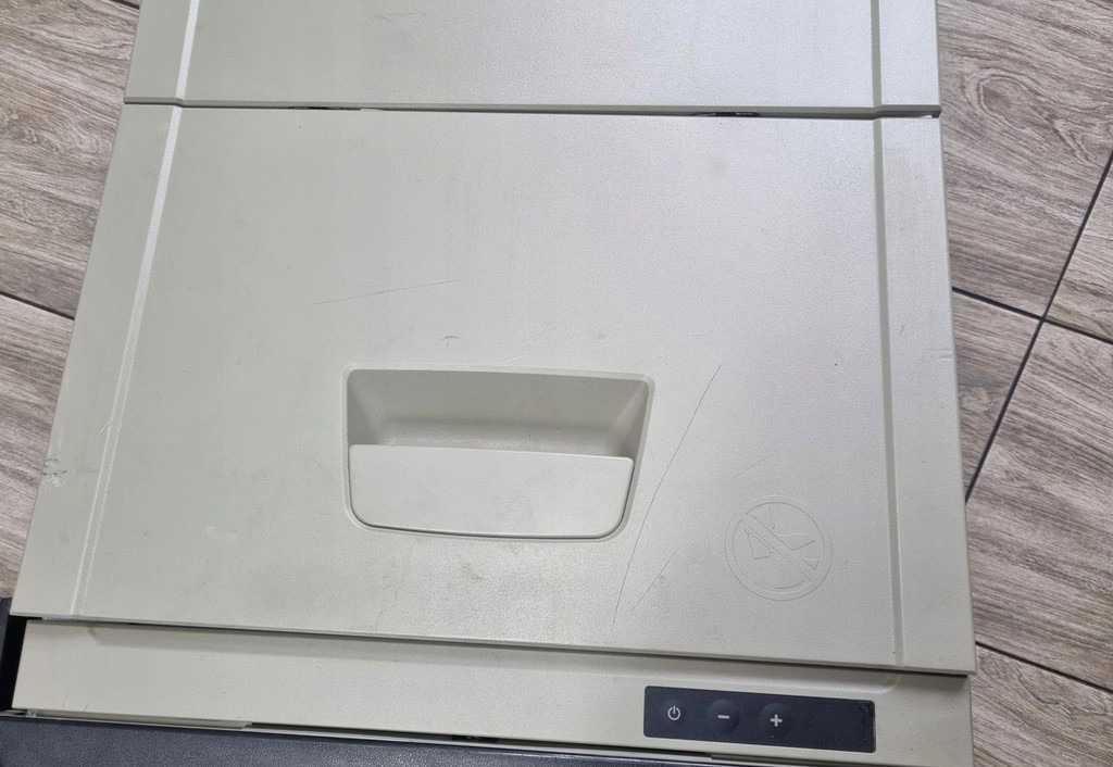 LODÓWKA CHŁODZIARKA VOLVO FH 4 FH 5 EURO 6 23538347 23538293 - Kabīne un interjers: foto 5 LODÓWKA CHŁODZIARKA VOLVO FH 4 FH 5 EURO 6 23538347 23538293 - Kabīne un interjers: foto 5