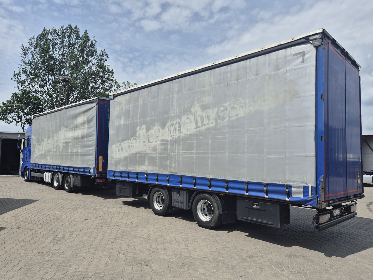 MAN tgx 24,500 - Kravas automašīna ar tentu: foto 3 MAN tgx 24,500 - Kravas automašīna ar tentu: foto 3
