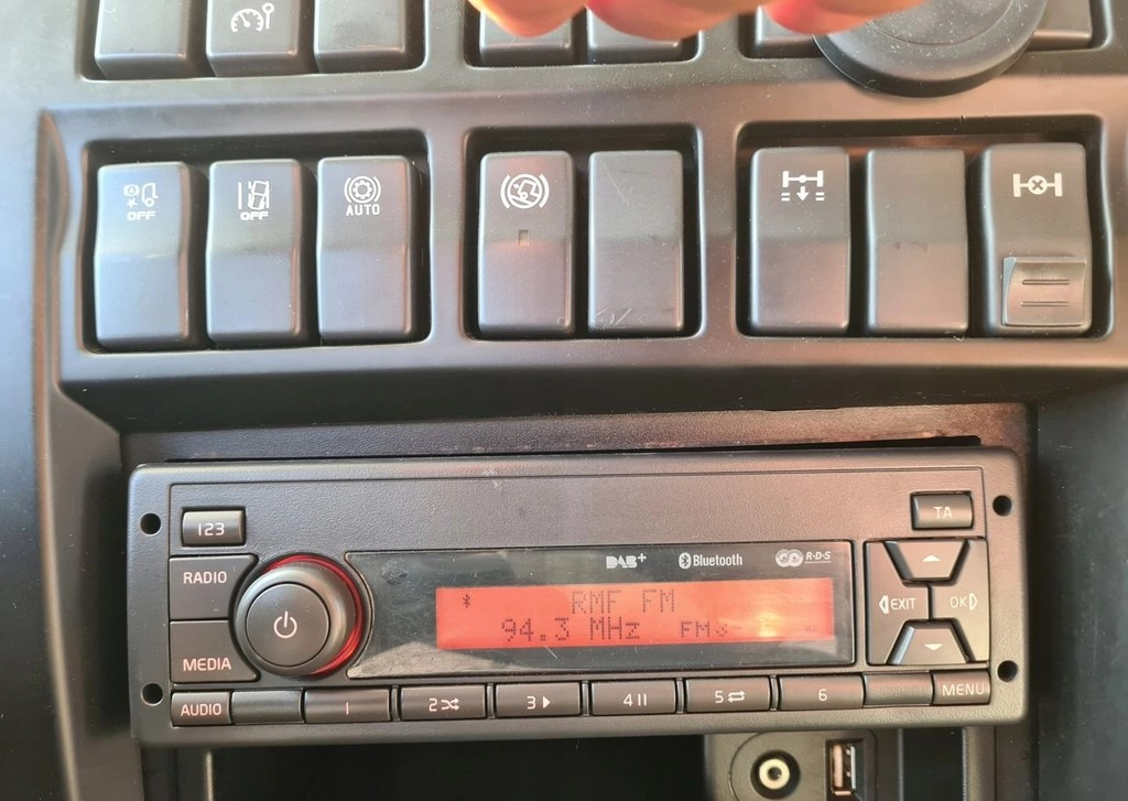 ORYGINALNE RADIO MP3 BLUETOOTH CD AUX USB 12V VOLVO FE FL EURO 6 - Kabīne un interjers: foto 1 ORYGINALNE RADIO MP3 BLUETOOTH CD AUX USB 12V VOLVO FE FL EURO 6 - Kabīne un interjers: foto 1