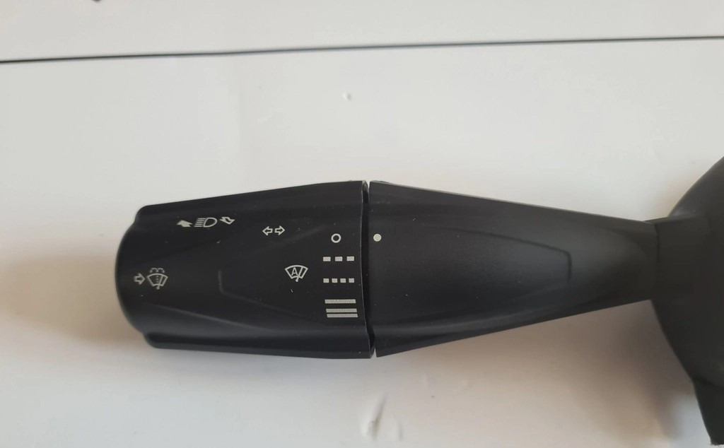 PRZEŁĄCZNIK LEWY KIERUNKOWSKAZÓW WYCIERACZEK FORD F-MAX 500 TRUCKS EURO 6 JC46 - 11K661 - Stūres statnes slēdzis: foto 2 PRZEŁĄCZNIK LEWY KIERUNKOWSKAZÓW WYCIERACZEK FORD F-MAX 500 TRUCKS EURO 6 JC46 - 11K661 - Stūres statnes slēdzis: foto 2