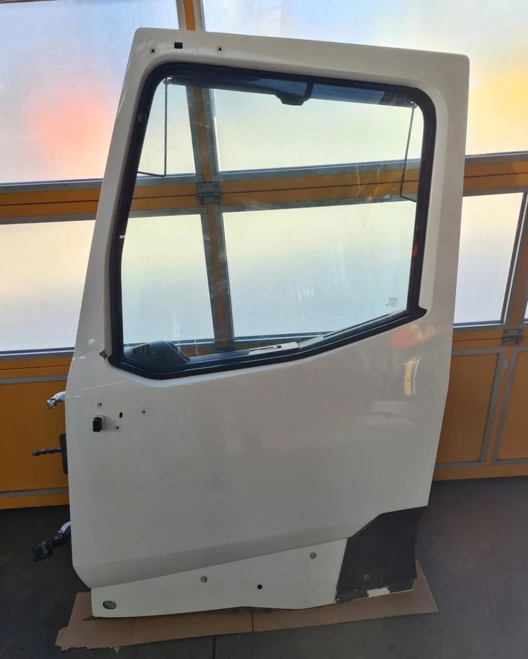 RENAULT DRZWI KOMPLETNE LEWE RENAULT GAMA T RANGE - Durvis un rezerves daļas - Kravas automašīna: foto 1 RENAULT DRZWI KOMPLETNE LEWE RENAULT GAMA T RANGE - Durvis un rezerves daļas - Kravas automašīna: foto 1