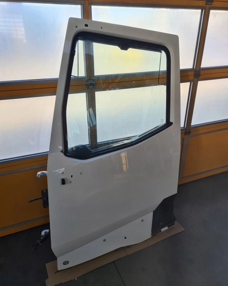 RENAULT DRZWI KOMPLETNE LEWE RENAULT GAMA T RANGE - Durvis un rezerves daļas - Kravas automašīna: foto 2 RENAULT DRZWI KOMPLETNE LEWE RENAULT GAMA T RANGE - Durvis un rezerves daļas - Kravas automašīna: foto 2