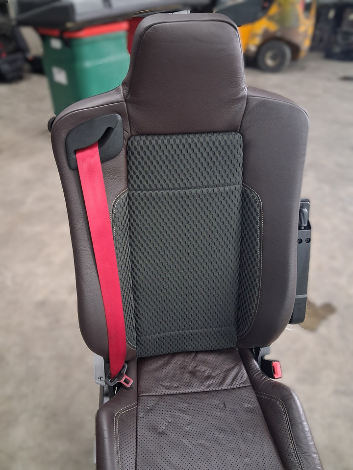 RENAULT FOTEL PRAWY SIEDZENIE PASAŻERA SKÓRA PNEUMATYCZNY RENAULT RANGE GAMA T C K - Sēdeklis - Kravas automašīna: foto 5 RENAULT FOTEL PRAWY SIEDZENIE PASAŻERA SKÓRA PNEUMATYCZNY RENAULT RANGE GAMA T C K - Sēdeklis - Kravas automašīna: foto 5