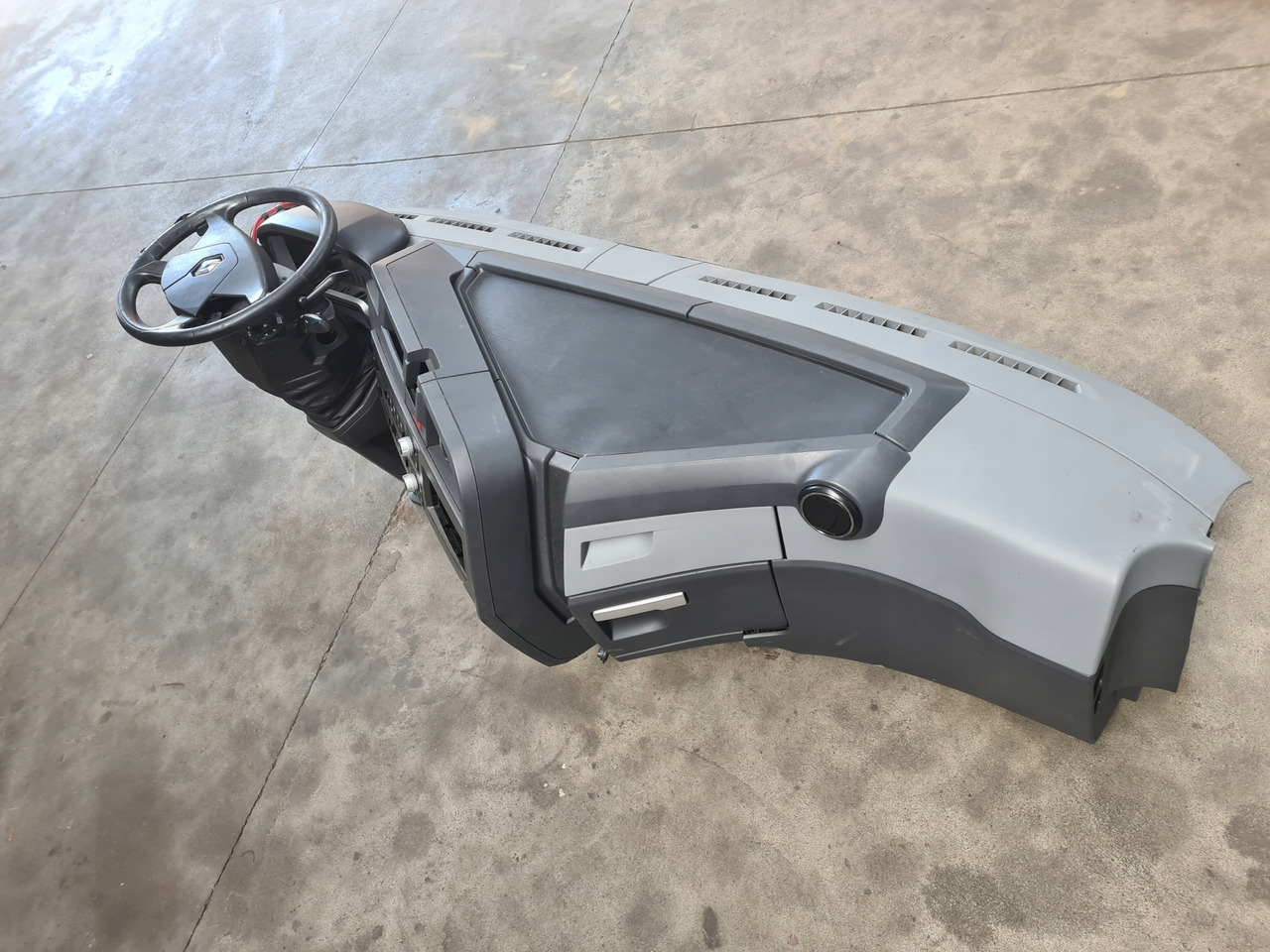 RENAULT KONSOLA KOMPLETNA KOKPIT DESKA ROZDZIELCZA PRZEKŁADKA ANGLIKA RENAULT GAMA T RANGE - Mērinstrumentu panelis - Kravas automašīna: foto 5 RENAULT KONSOLA KOMPLETNA KOKPIT DESKA ROZDZIELCZA PRZEKŁADKA ANGLIKA RENAULT GAMA T RANGE - Mērinstrumentu panelis - Kravas automašīna: foto 5