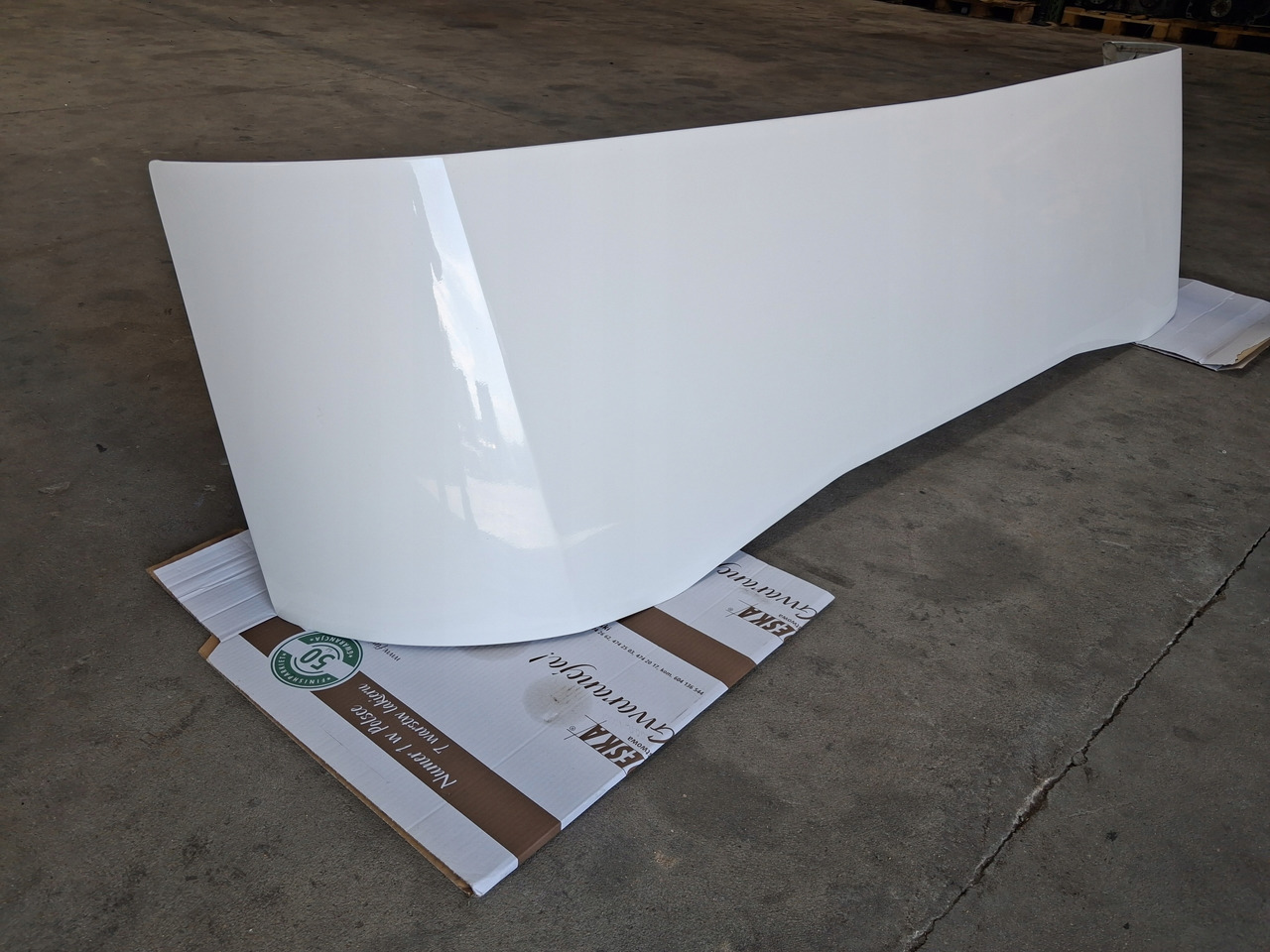 RENAULT MASKA ATRAPA PRZÓD KABINY ORYGINAŁ RENAULT GAMA T EURO 6 - Virsbūve un ārpuse - Kravas automašīna: foto 2 RENAULT MASKA ATRAPA PRZÓD KABINY ORYGINAŁ RENAULT GAMA T EURO 6 - Virsbūve un ārpuse - Kravas automašīna: foto 2