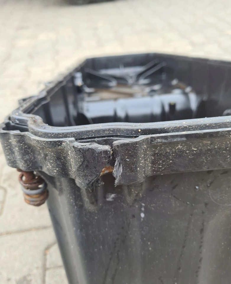 RENAULT MISA MISKA OLEJOWA SILNIKA RENAULT MAGNUM DXI 13 - Eļļas panna - Kravas automašīna: foto 4 RENAULT MISA MISKA OLEJOWA SILNIKA RENAULT MAGNUM DXI 13 - Eļļas panna - Kravas automašīna: foto 4