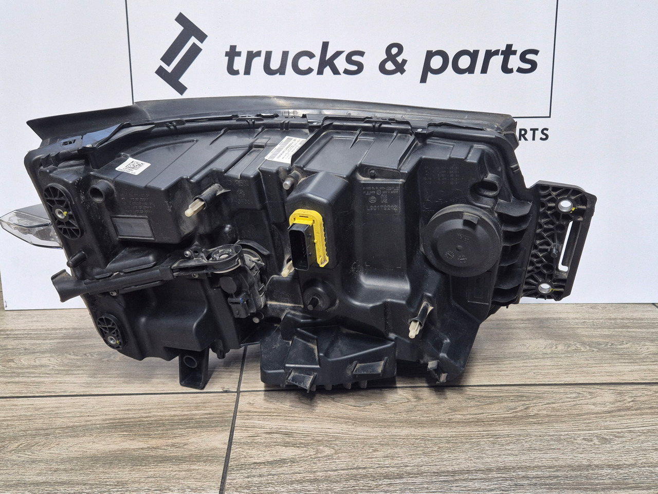 RENAULT REFLEKTOR LAMPA RENAULT RANGE T GAMA T EVOLUTION EVO LED LEWA - Tuvās gaismas - Kravas automašīna: foto 3 RENAULT REFLEKTOR LAMPA RENAULT RANGE T GAMA T EVOLUTION EVO LED LEWA - Tuvās gaismas - Kravas automašīna: foto 3