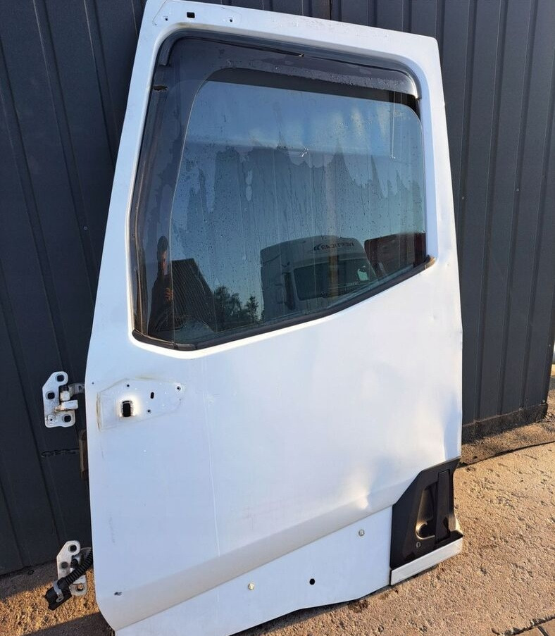 Renault GAMA T K C RANGE - Durvis un rezerves daļas - Kravas automašīna: foto 2 Renault GAMA T K C RANGE - Durvis un rezerves daļas - Kravas automašīna: foto 2