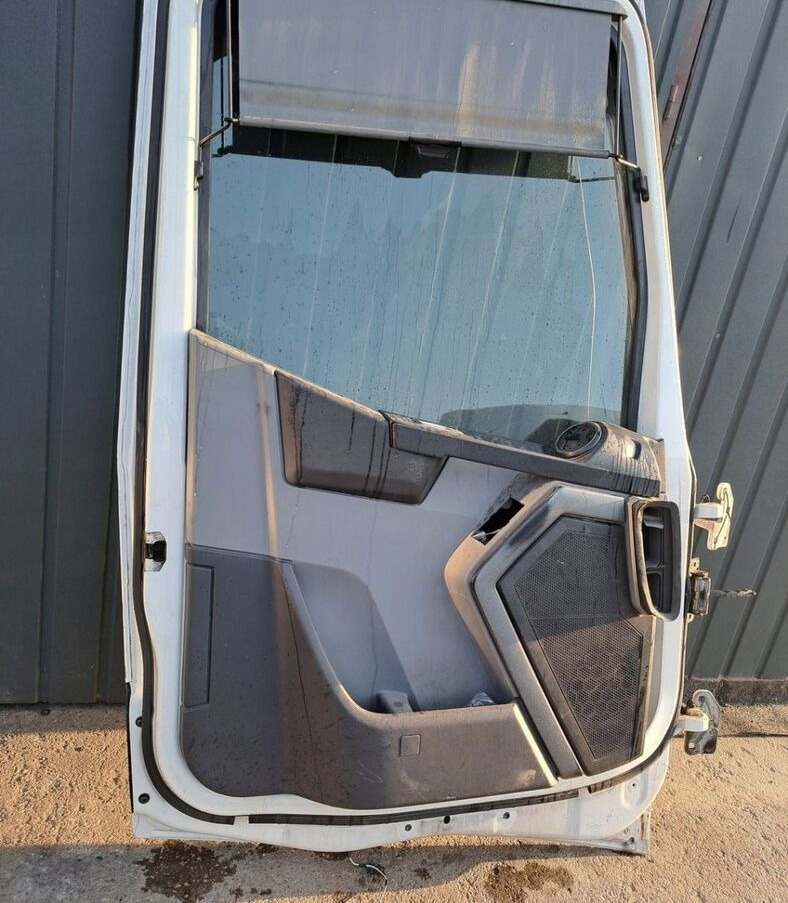 Renault GAMA T K C RANGE - Durvis un rezerves daļas - Kravas automašīna: foto 3 Renault GAMA T K C RANGE - Durvis un rezerves daļas - Kravas automašīna: foto 3