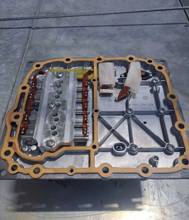 Renault SPRZEDAM WYBIERAK SKRZYNI BIEGÓW I SHIFT " F " AUTOMAT GAMA T RA WABCO 4 - Elektroniskais vadības bloks (ECU) - Kravas automašīna: foto 4 Renault SPRZEDAM WYBIERAK SKRZYNI BIEGÓW I SHIFT " F " AUTOMAT GAMA T RA WABCO 4 - Elektroniskais vadības bloks (ECU) - Kravas automašīna: foto 4