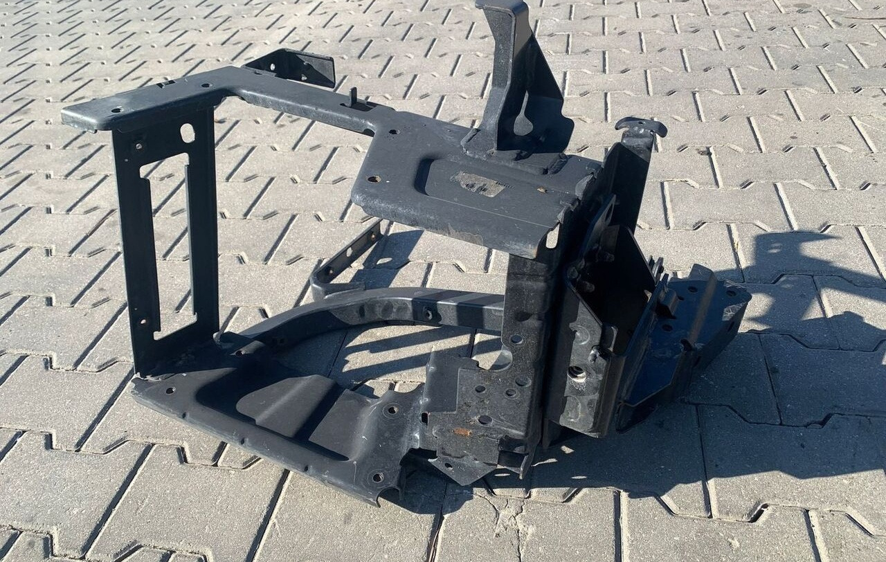 Renault STELAŻ STOPNICY STOPNIA PRAWY RENAULT GAMA T RANGE - Pakāpiens - Kravas automašīna: foto 2 Renault STELAŻ STOPNICY STOPNIA PRAWY RENAULT GAMA T RANGE - Pakāpiens - Kravas automašīna: foto 2