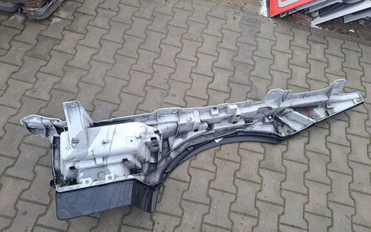 Renault STOPNICA GÓRNA STOPIEŃ PRAWY RENAULT GAMA T RANGE - Pakāpiens - Kravas automašīna: foto 2 Renault STOPNICA GÓRNA STOPIEŃ PRAWY RENAULT GAMA T RANGE - Pakāpiens - Kravas automašīna: foto 2
