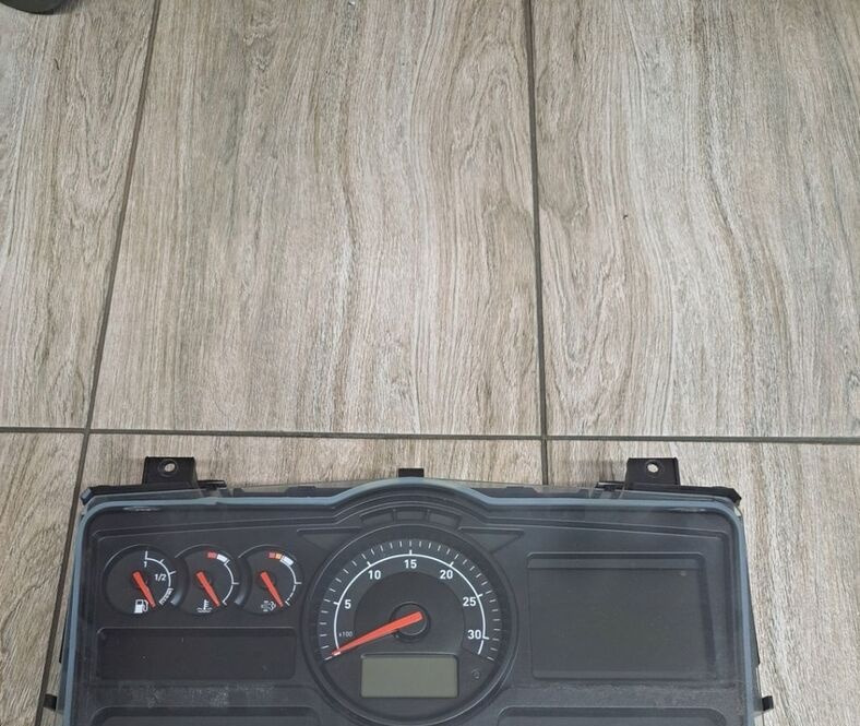 VDO ZEGARY LICZNIKI RENAULT GAMA MIDLUM D AUTOMAT 7421929649-01 - Mērinstrumentu panelis - Kravas automašīna: foto 1 VDO ZEGARY LICZNIKI RENAULT GAMA MIDLUM D AUTOMAT 7421929649-01 - Mērinstrumentu panelis - Kravas automašīna: foto 1