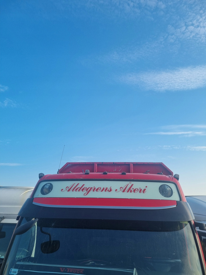 VOLVO BLENDA DASZEK OSŁONA PRZECIWSŁONECZNA MOCOWANIA VOLVO FH 13 16 LIFT - Saules sargs - Kravas automašīna: foto 1 VOLVO BLENDA DASZEK OSŁONA PRZECIWSŁONECZNA MOCOWANIA VOLVO FH 13 16 LIFT - Saules sargs - Kravas automašīna: foto 1