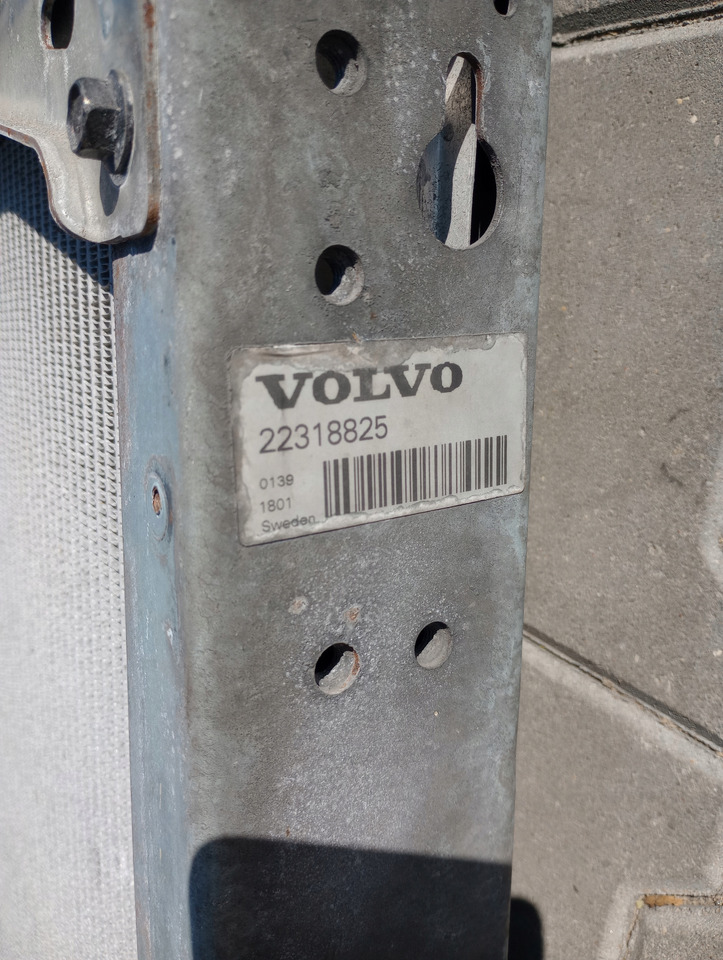 VOLVO CHŁODNICA WODY CIECZY VOLVO FH 4 RENAULT GAMA T - Radiators - Kravas automašīna: foto 4 VOLVO CHŁODNICA WODY CIECZY VOLVO FH 4 RENAULT GAMA T - Radiators - Kravas automašīna: foto 4