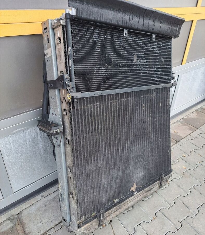 VOLVO KOMPLET CHŁODNIC CHŁODNICA RENAULT GAMA T VOLVO FH 4 DTI 13 - Radiators - Kravas automašīna: foto 4 VOLVO KOMPLET CHŁODNIC CHŁODNICA RENAULT GAMA T VOLVO FH 4 DTI 13 - Radiators - Kravas automašīna: foto 4
