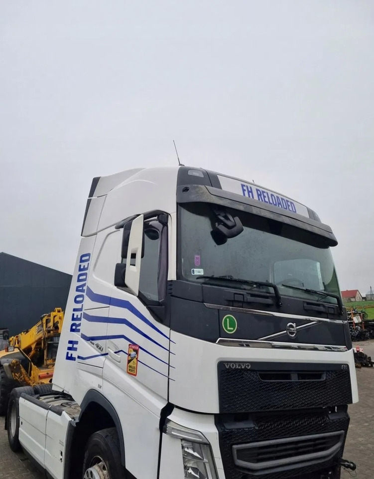 VOLVO KOMPLETNA VOLVO FH 4 EURO 6 GLOBETROTTER - Kabīne: foto 1 VOLVO KOMPLETNA VOLVO FH 4 EURO 6 GLOBETROTTER - Kabīne: foto 1