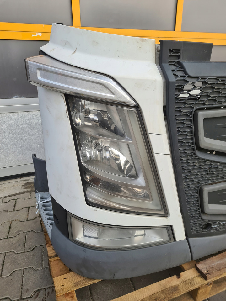 Buferis - Kravas automašīna VOLVO KOMPLETNY PRZÓD LAMPA ATRAPA GRILL BELKA FH 4 EURO 6: foto 12