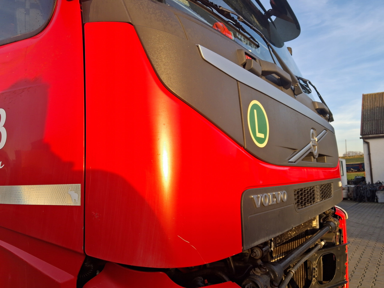 VOLVO MASKA KOMPLETNA GÓRNA ATRAPA KABINY VOLVO FM 4 FMX EURO 6 - Motora pārsegs - Kravas automašīna: foto 4 VOLVO MASKA KOMPLETNA GÓRNA ATRAPA KABINY VOLVO FM 4 FMX EURO 6 - Motora pārsegs - Kravas automašīna: foto 4