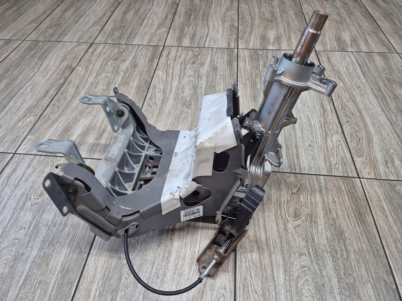 VOLVO MECHANIZM REGULACJI KIEROWNICY KOLUMNA VOLVO FH 4 FH 5 - Kabīne un interjers - Kravas automašīna: foto 2 VOLVO MECHANIZM REGULACJI KIEROWNICY KOLUMNA VOLVO FH 4 FH 5 - Kabīne un interjers - Kravas automašīna: foto 2