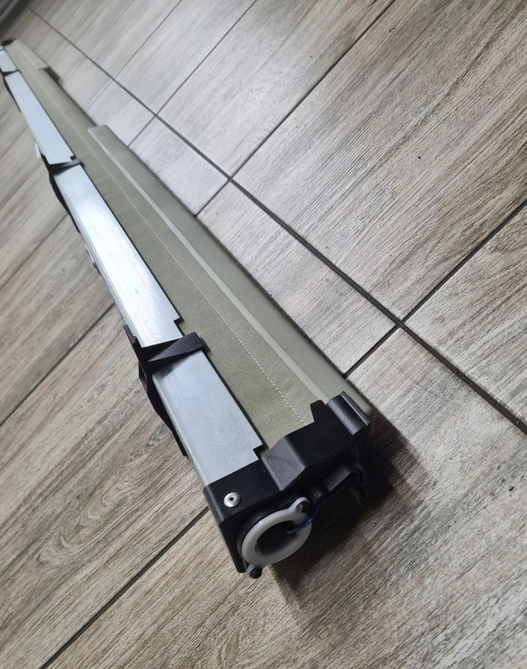 VOLVO ROLETA ELEKTRYCZNA PRZEDNIA ZASŁONA ŻALUZJA CZOŁOWA VOLVO FH 4 FH 5 - Saules sargs - Kravas automašīna: foto 5 VOLVO ROLETA ELEKTRYCZNA PRZEDNIA ZASŁONA ŻALUZJA CZOŁOWA VOLVO FH 4 FH 5 - Saules sargs - Kravas automašīna: foto 5