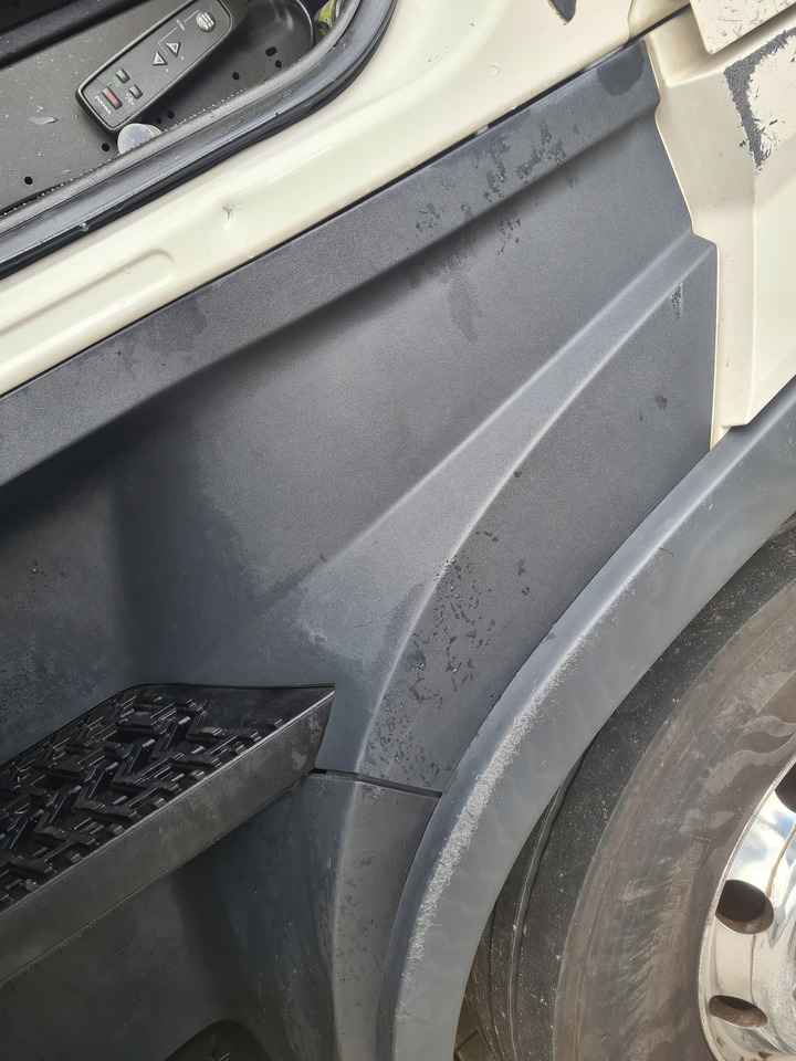 VOLVO STOPIEŃ STOPNICA KOMPLETNA LEWA STELAŻ ORYGINAŁ VOLVO FH 5 - Pakāpiens - Kravas automašīna: foto 3 VOLVO STOPIEŃ STOPNICA KOMPLETNA LEWA STELAŻ ORYGINAŁ VOLVO FH 5 - Pakāpiens - Kravas automašīna: foto 3