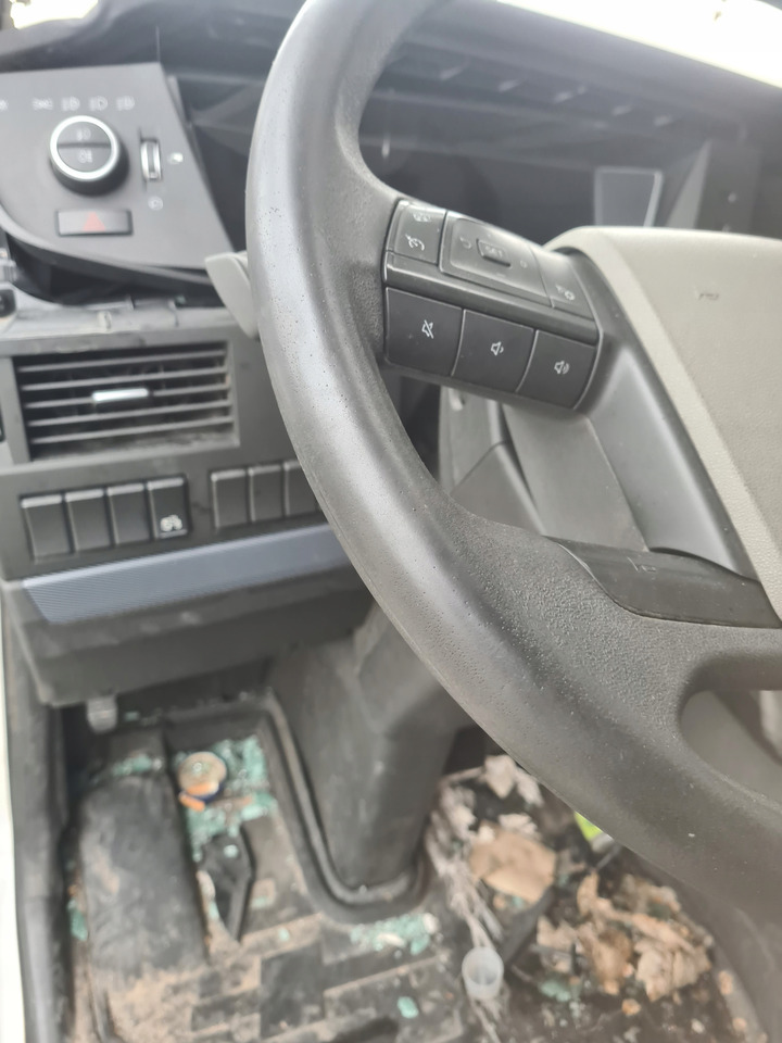 VOLVO WIELOFUNKCYJNA KOMPLETNA - Stūre - Kravas automašīna: foto 5 VOLVO WIELOFUNKCYJNA KOMPLETNA - Stūre - Kravas automašīna: foto 5