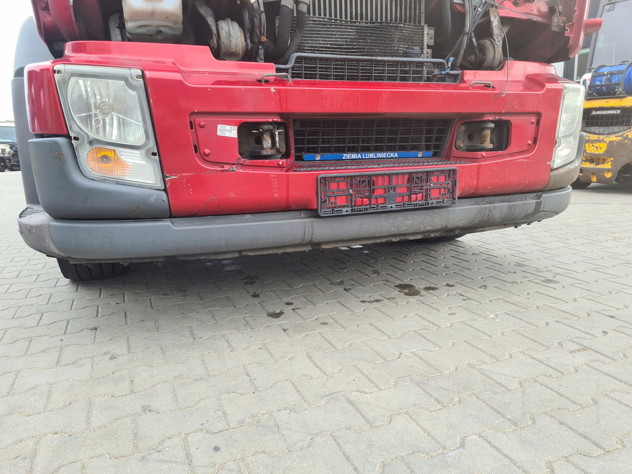 VOLVO ZDERZAK KOMPLETNY Z LAMPAMI BELKA STOPNIE VOLVO FL 22.5 EURO 5 - Buferis - Kravas automašīna: foto 1 VOLVO ZDERZAK KOMPLETNY Z LAMPAMI BELKA STOPNIE VOLVO FL 22.5 EURO 5 - Buferis - Kravas automašīna: foto 1