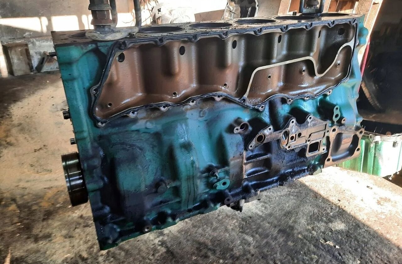 Volvo BLOK A TŁOKI WAŁ KORBOWY FM 9 D11C EUV. Volvo - Dzinējs - Kravas automašīna: foto 3 Volvo BLOK A TŁOKI WAŁ KORBOWY FM 9 D11C EUV. Volvo - Dzinējs - Kravas automašīna: foto 3