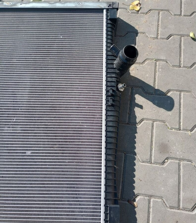 Volvo CHŁODNICA WODY CIECZY VOLVO FH 4 RENAULT GAMA T - Radiators - Kravas automašīna: foto 3 Volvo CHŁODNICA WODY CIECZY VOLVO FH 4 RENAULT GAMA T - Radiators - Kravas automašīna: foto 3