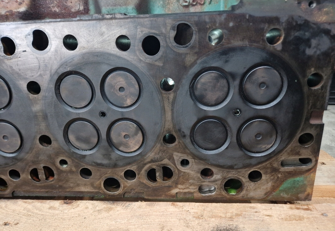 Motora galva - Kravas automašīna Volvo GŁOWICA SILNIKA FH 16 D16K EURO 6   Volvo VOLVO FH 16 D16K EURO 6 22184000 154511429: foto 6