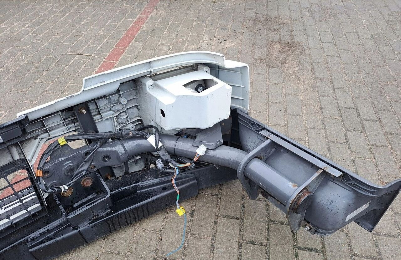 Buferis - Kravas automašīna Volvo KOMPLETNY Z LAMPAMI BELKA STOPNIE FL EURO 5 Volvo: foto 6
