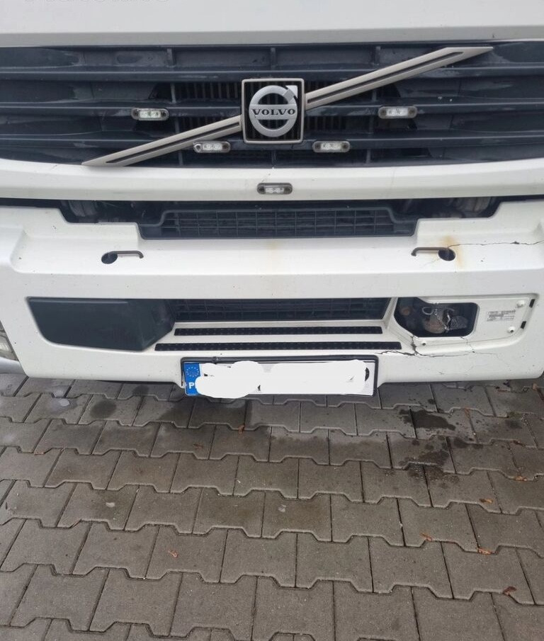 Buferis - Kravas automašīna Volvo KOMPLETNY Z LAMPAMI BELKA STOPNIE   Volvo FL EURO 5: foto 7