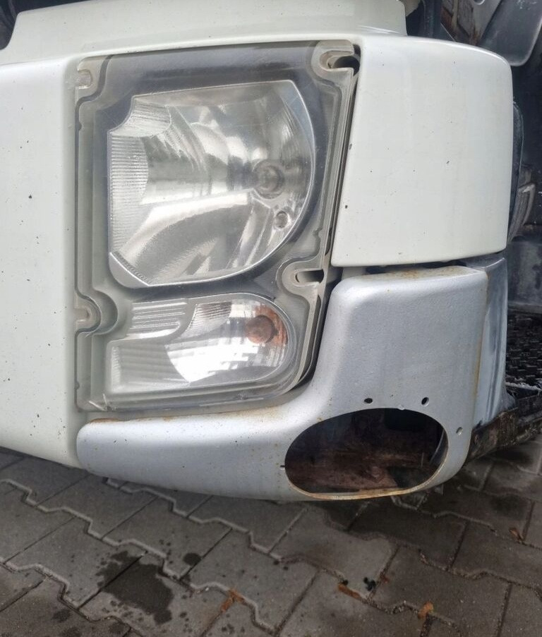 Buferis - Kravas automašīna Volvo KOMPLETNY Z LAMPAMI BELKA STOPNIE   Volvo FL EURO 5: foto 10