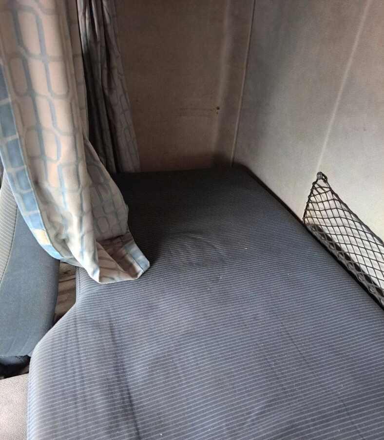 Volvo ŁÓŻKO DOLNE MATERAC STELAŻ VOLVO FE KOMPLETNE - Sēdeklis - Kravas automašīna: foto 2 Volvo ŁÓŻKO DOLNE MATERAC STELAŻ VOLVO FE KOMPLETNE - Sēdeklis - Kravas automašīna: foto 2