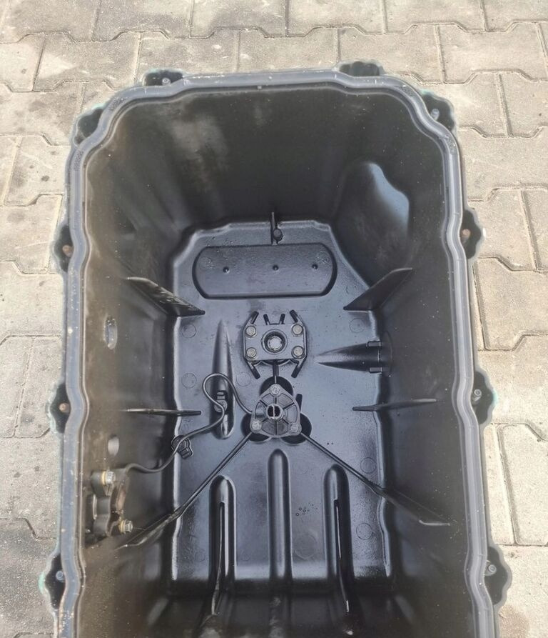 Volvo MISA SILNIKA FH FM 13 D13 - Eļļas panna - Kravas automašīna: foto 5 Volvo MISA SILNIKA FH FM 13 D13 - Eļļas panna - Kravas automašīna: foto 5